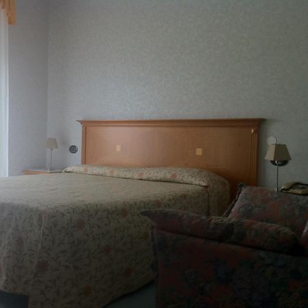 Hotel Lido Deiva Marina Eksteriør billede