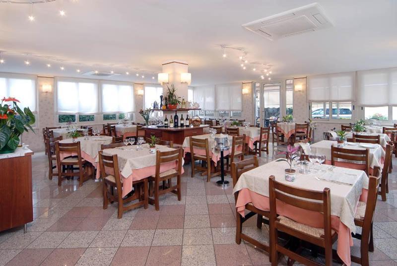 Hotel Lido Deiva Marina Eksteriør billede