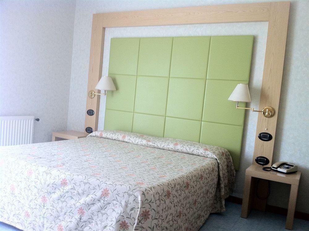 Hotel Lido Deiva Marina Eksteriør billede