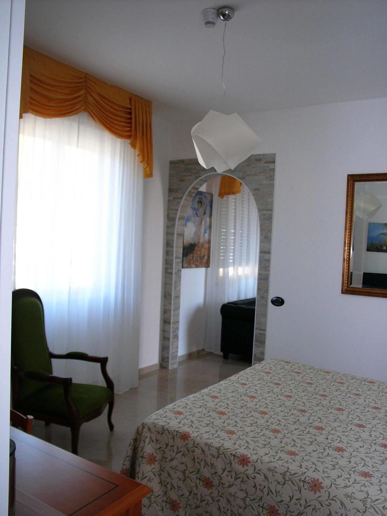 Hotel Lido Deiva Marina Eksteriør billede