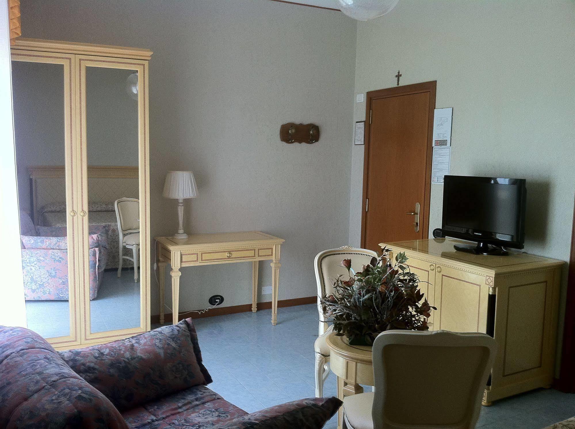 Hotel Lido Deiva Marina Eksteriør billede
